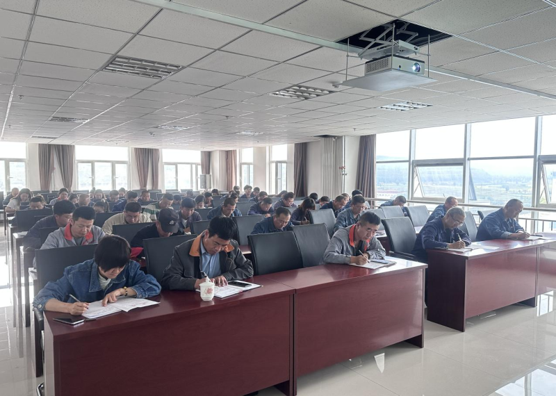 廉當(dāng)&ldquo;鐮&rdquo;可以除雜念   欲為&ldquo;獄&rdquo;勢(shì)必積災(zāi)難 &mdash;&mdash;集團(tuán)紀(jì)委書(shū)記為物產(chǎn)工投公司黨員干部、關(guān)鍵人員 授主題教育廉政專題黨課