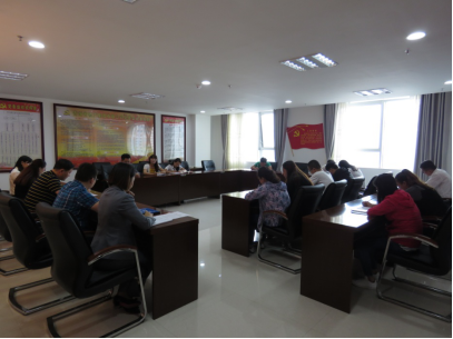 領(lǐng)會(huì)精神實(shí)質(zhì)，迅速掀起學(xué)習(xí)宣傳貫徹團(tuán)的十八大精神熱潮