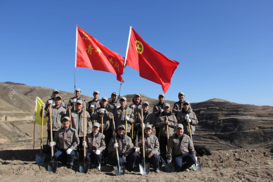 有一種奉獻(xiàn)叫&ldquo;五四精神&rdquo;，有一種擔(dān)當(dāng)叫&ldquo;青年突擊隊(duì)&rdquo;